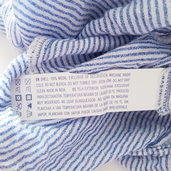 FOREVER 21 Blue Boho Embroidered Cropped Top - Picture 6 of 7